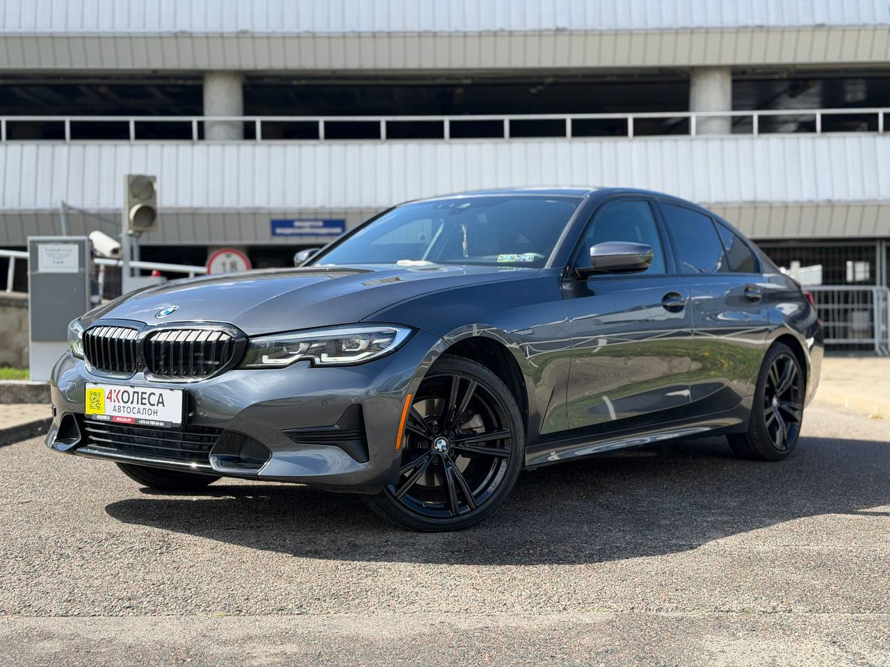 BMW 330i