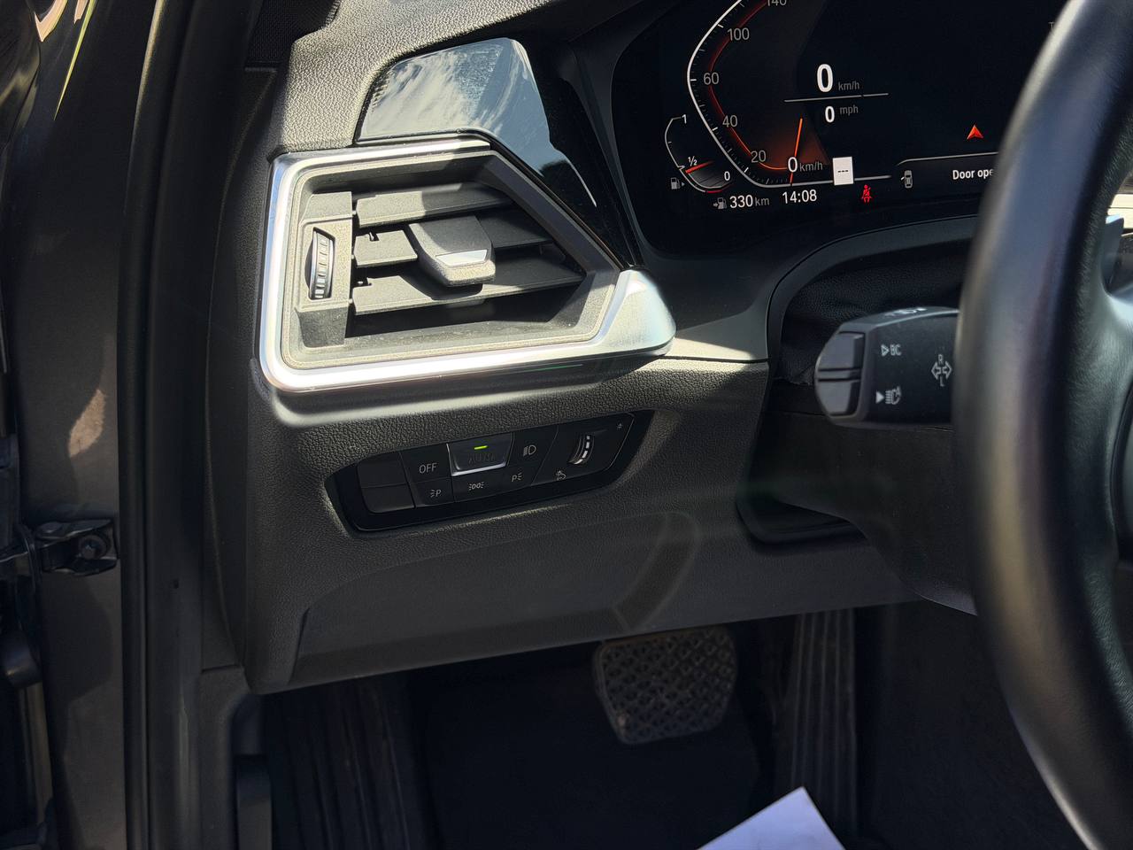 BMW 330i