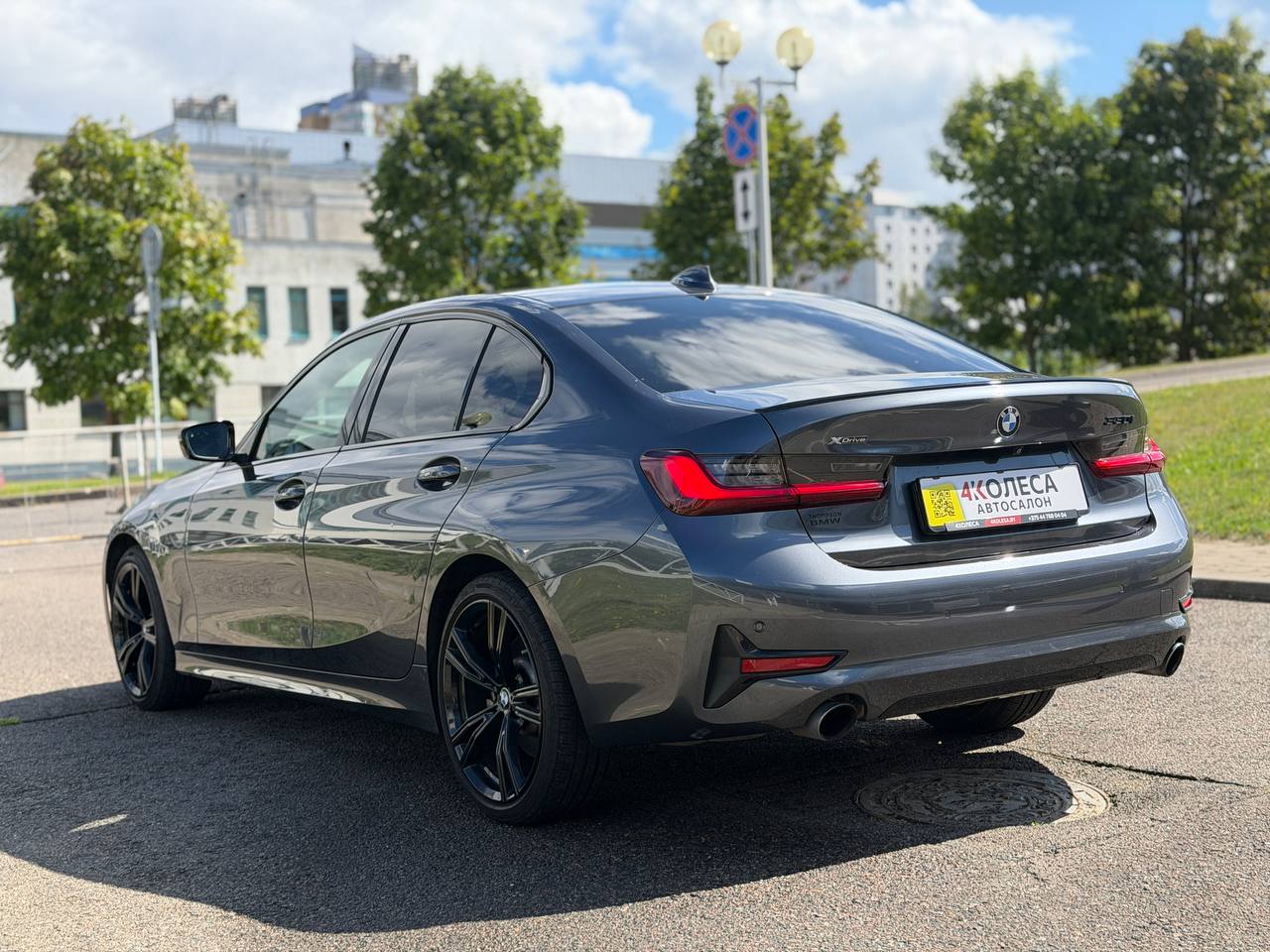 BMW 330i