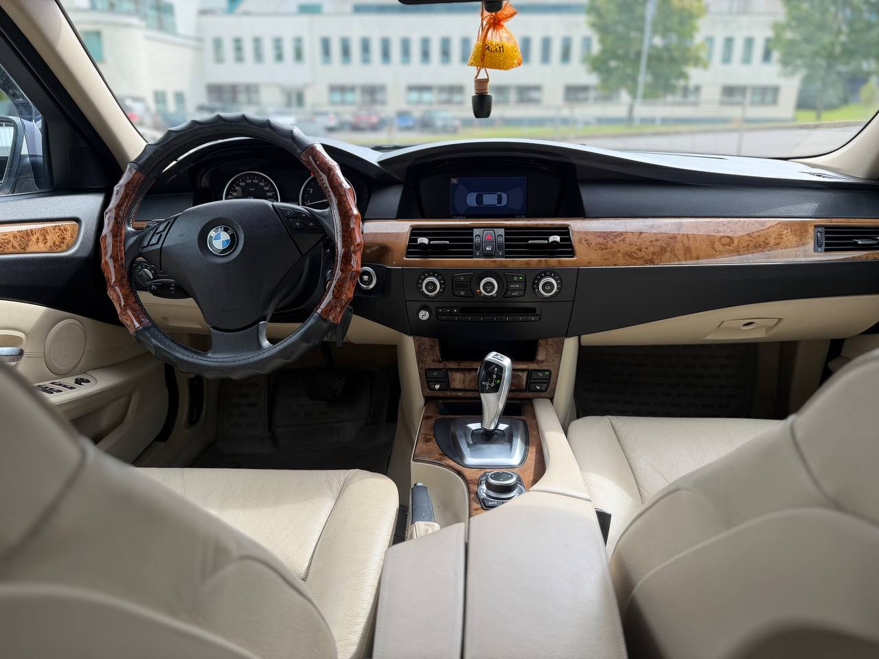 BMW 520i