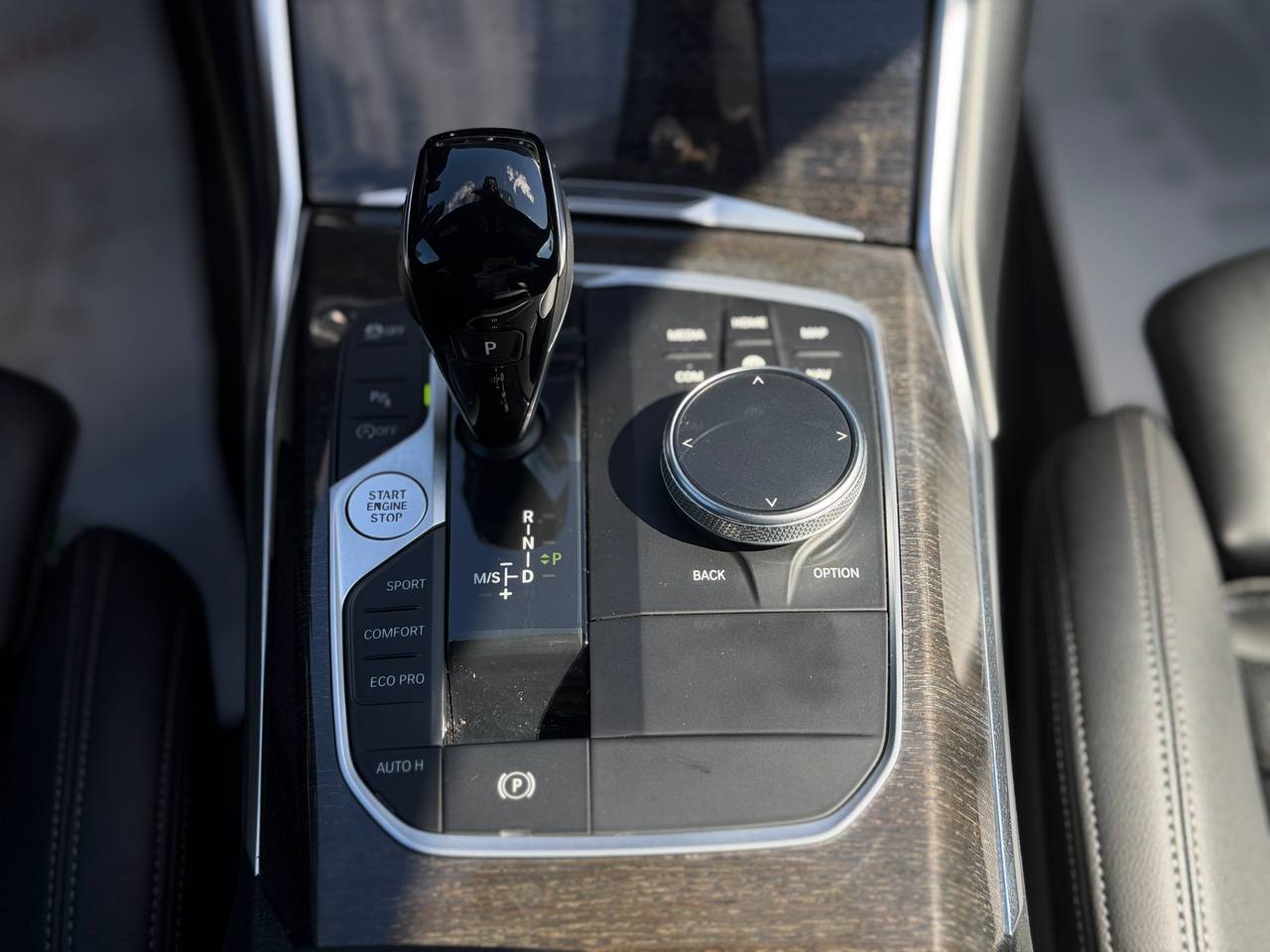 BMW 330i