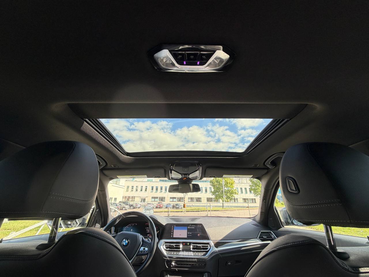 BMW 330i